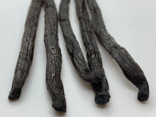 Load image into Gallery viewer, Madagascar Gourmet Vanilla Beans.