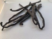 Load image into Gallery viewer, Madagascar Gourmet Vanilla Beans.