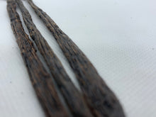 Load image into Gallery viewer, MADAGASCAN EXTRACT VANILLA BEANS ~ 3