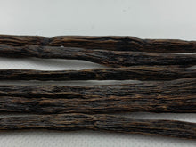 Load image into Gallery viewer, MADAGASCAN EXTRACT VANILLA BEANS ~ 6