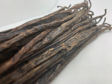 Load image into Gallery viewer, MADAGASCAN EXTRACT VANILLA BEANS ~ 50