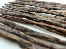 Load image into Gallery viewer, MADAGASCAN EXTRACT VANILLA BEANS ~ 12