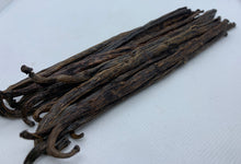 Load image into Gallery viewer, MADAGASCAN EXTRACT VANILLA BEANS ~ 15